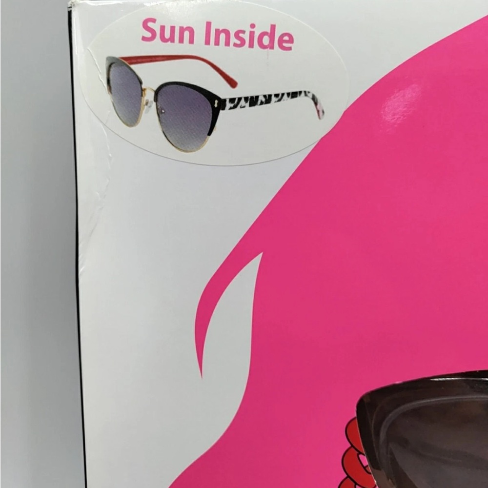 Betsey Johnson XOXO Metal Sunglasses Case & Chain Black And White NIB - Picture 8 of 13